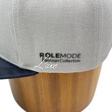 Load image into Gallery viewer, Snapback Grey/Black Cap