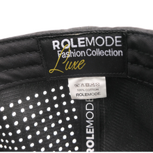 Load image into Gallery viewer, Snapback Black Cap