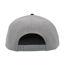 Load image into Gallery viewer, Snapback Grey/Black Cap