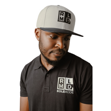 Load image into Gallery viewer, Snapback Grey/Black Cap